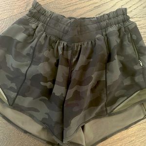 Lululemon Hotty hot shorts